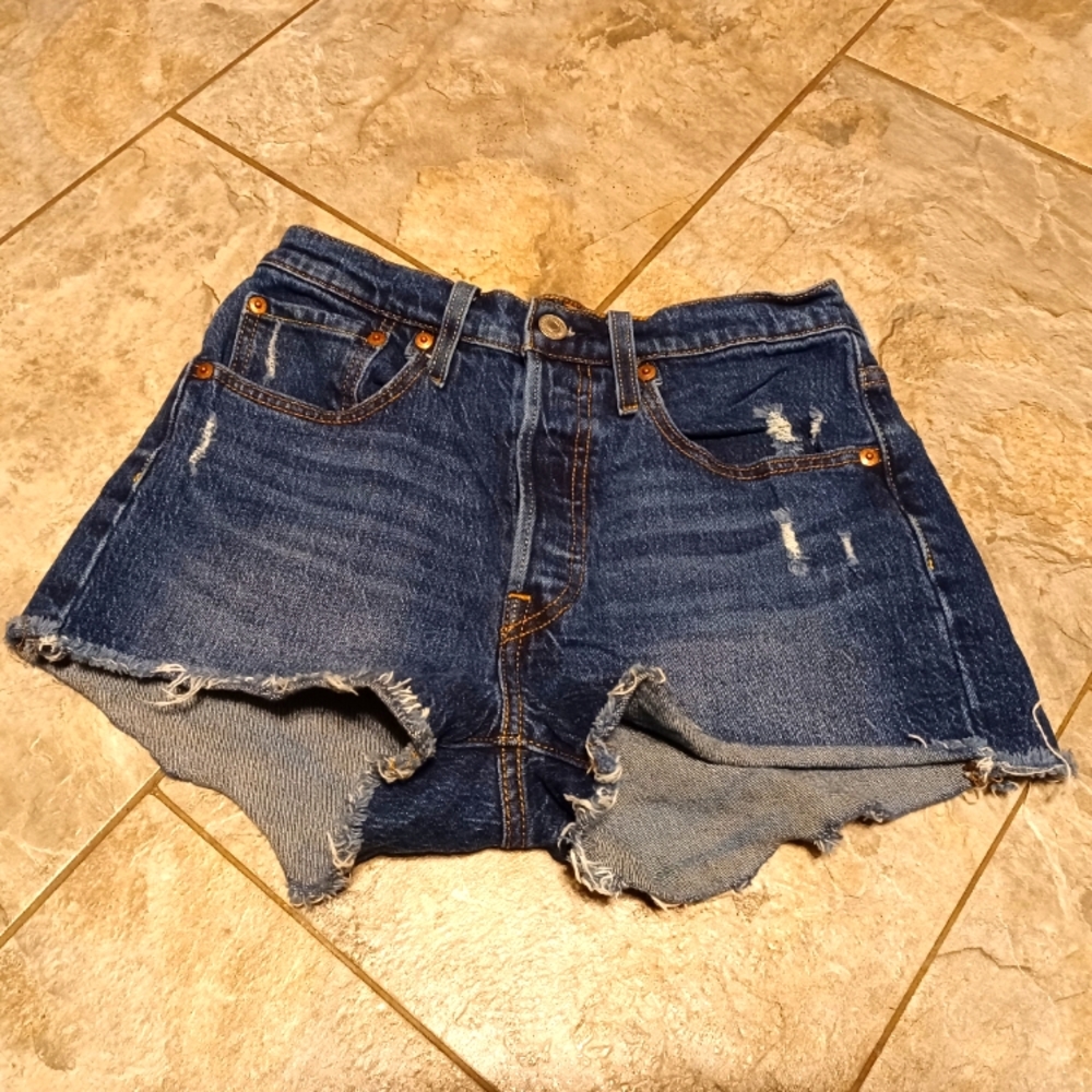 Levi's Women's Premium 501 Original Denim Shorts Button Fly Waist 26
